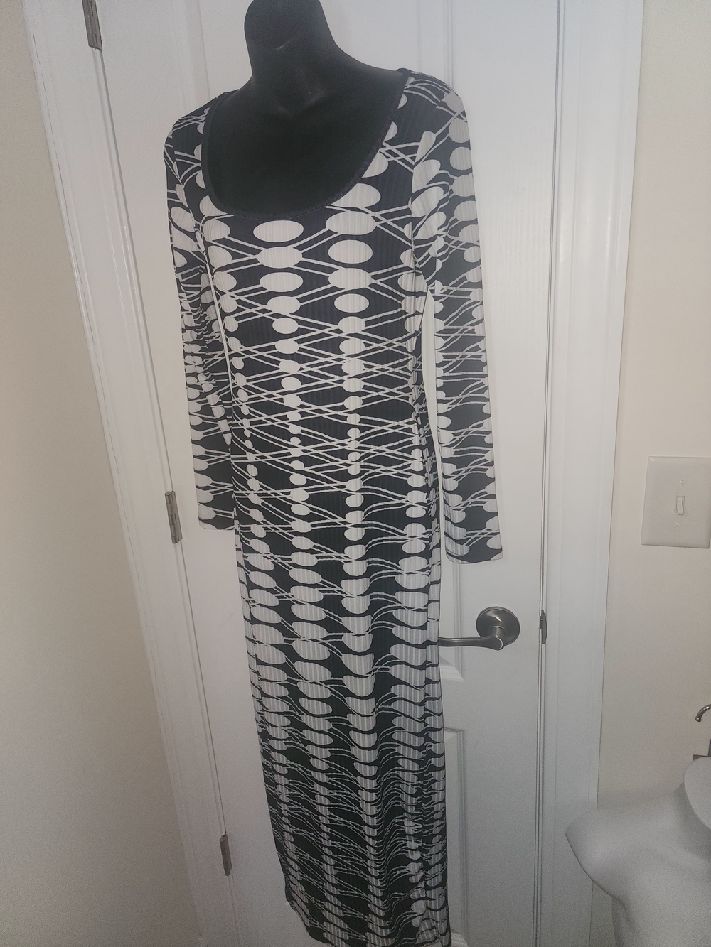 Black & White Geometric Scoop-Neck Maxi Dress